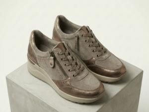 Zapatillas Sneakers con Cuña en Bronce y Taupe